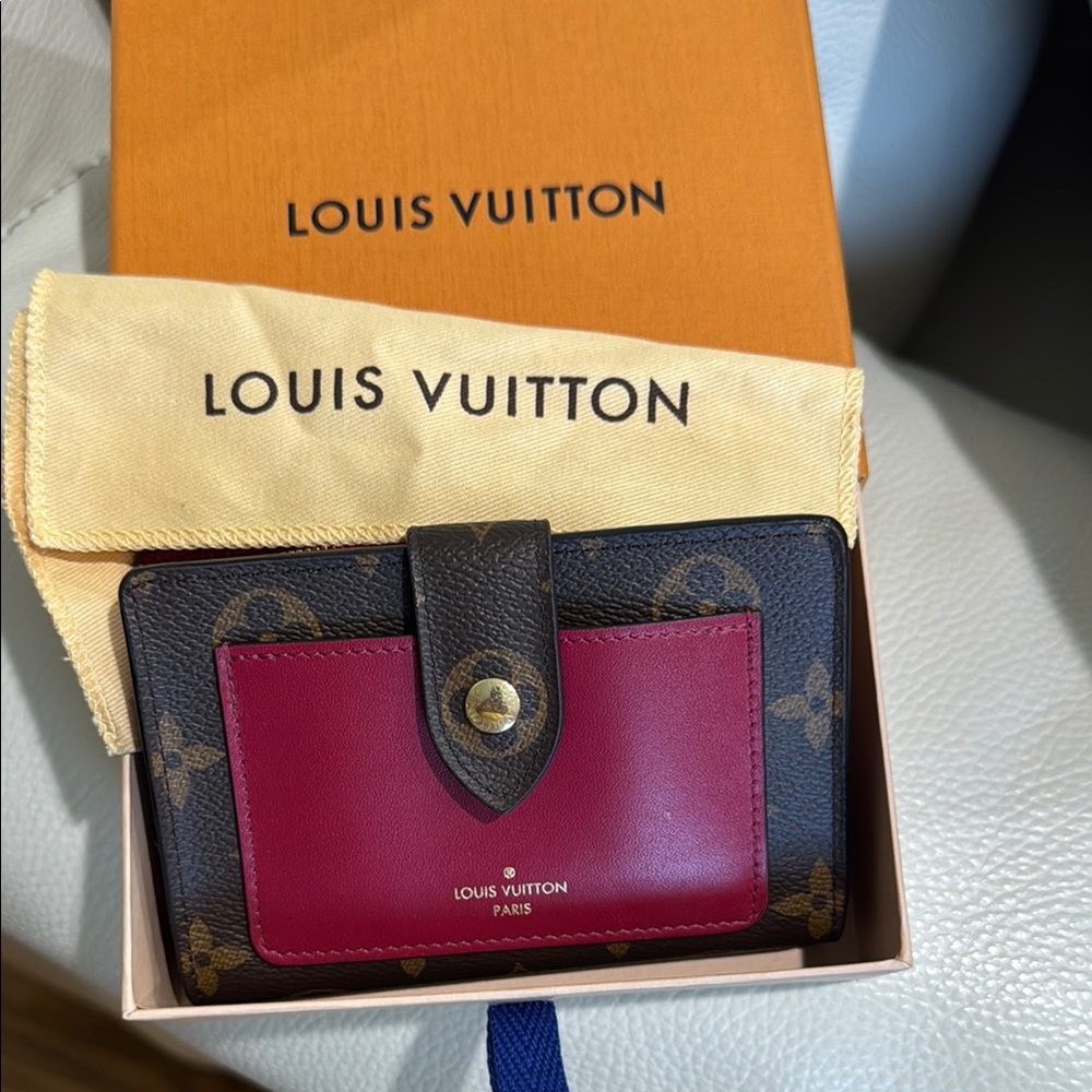 Authentic LV Juliette Wallet! Comes with BOX ONLY and COA